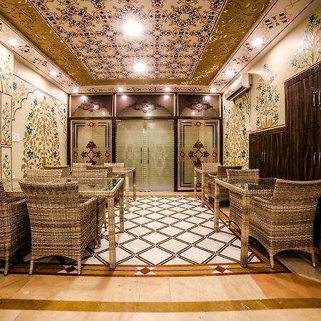 Collection O 36316 Hotel White Palace Jaipur Buitenkant foto