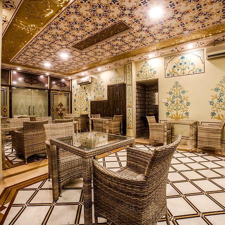 Collection O 36316 Hotel White Palace Jaipur Buitenkant foto