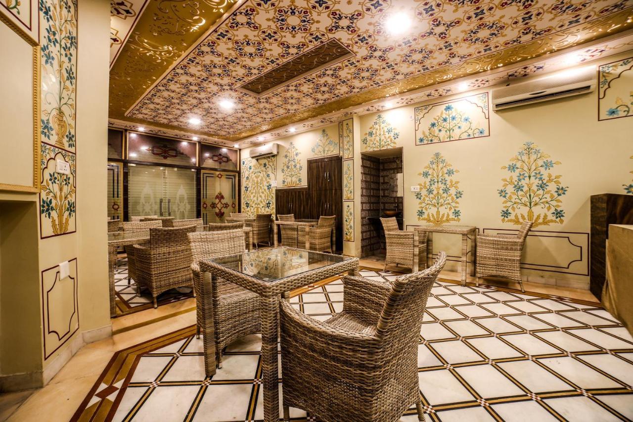 Collection O 36316 Hotel White Palace Jaipur Buitenkant foto