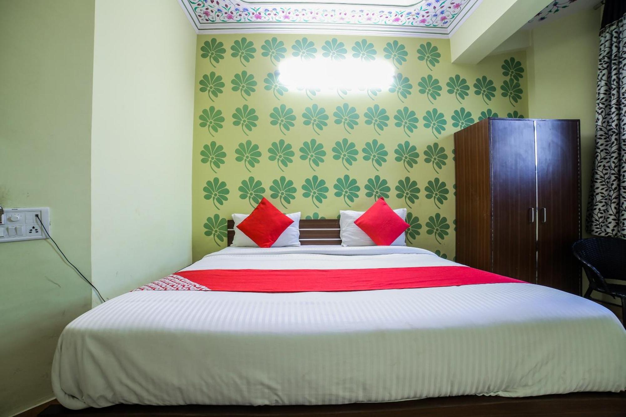 Collection O 36316 Hotel White Palace Jaipur Buitenkant foto