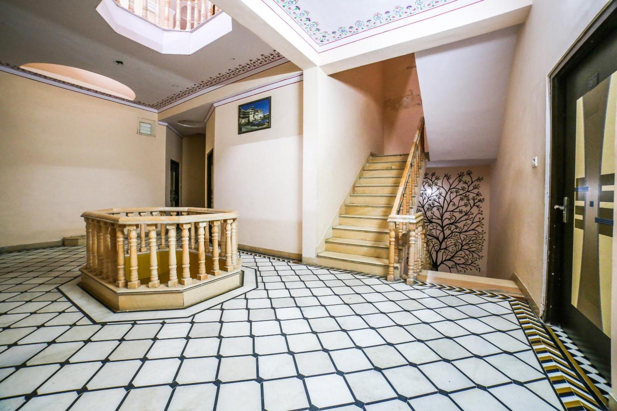 Collection O 36316 Hotel White Palace Jaipur Buitenkant foto