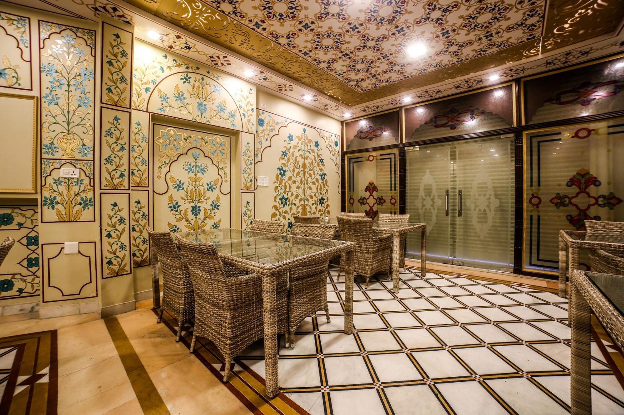 Collection O 36316 Hotel White Palace Jaipur Buitenkant foto